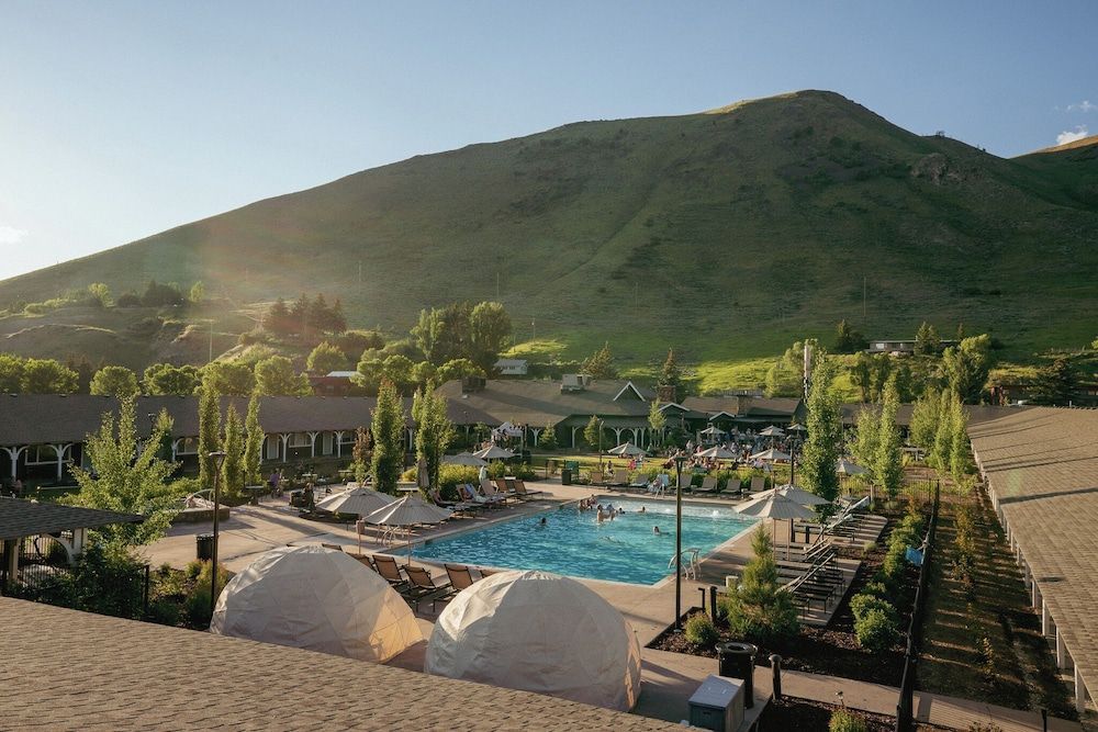 The Virginian Lodge, an Outbound Hotel 1