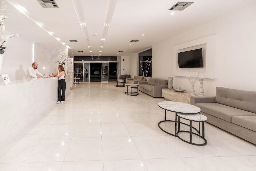 Pefkos Breeze Family Resort & Spa 2