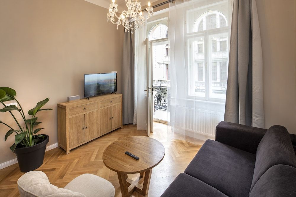 Downtown - Apart Hotel Zborovska 1