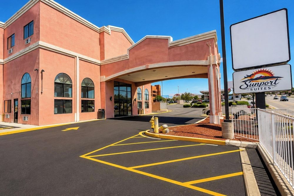 Quality Suites Albuquerque Airport 1