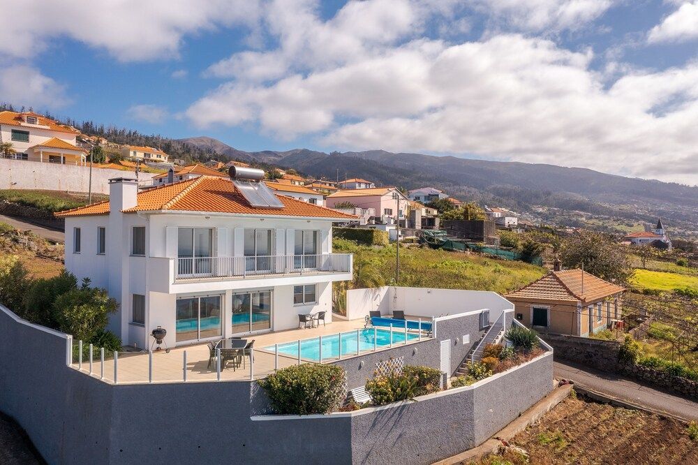 Villa Eldomar Heated Pool 1