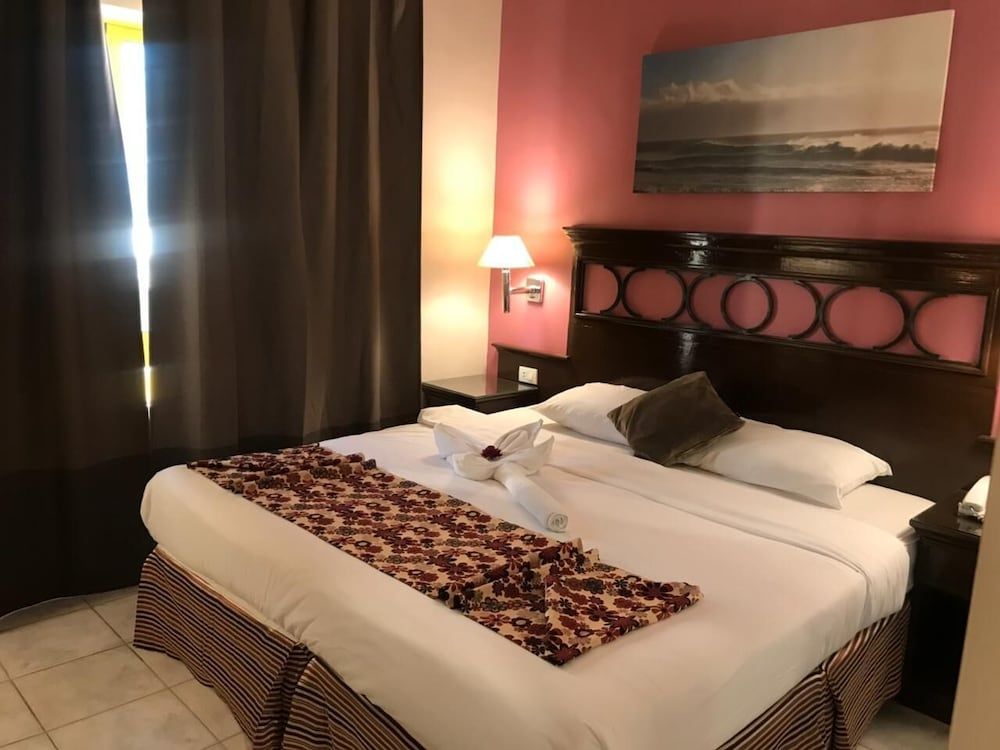 Capri Hotel Suites 1