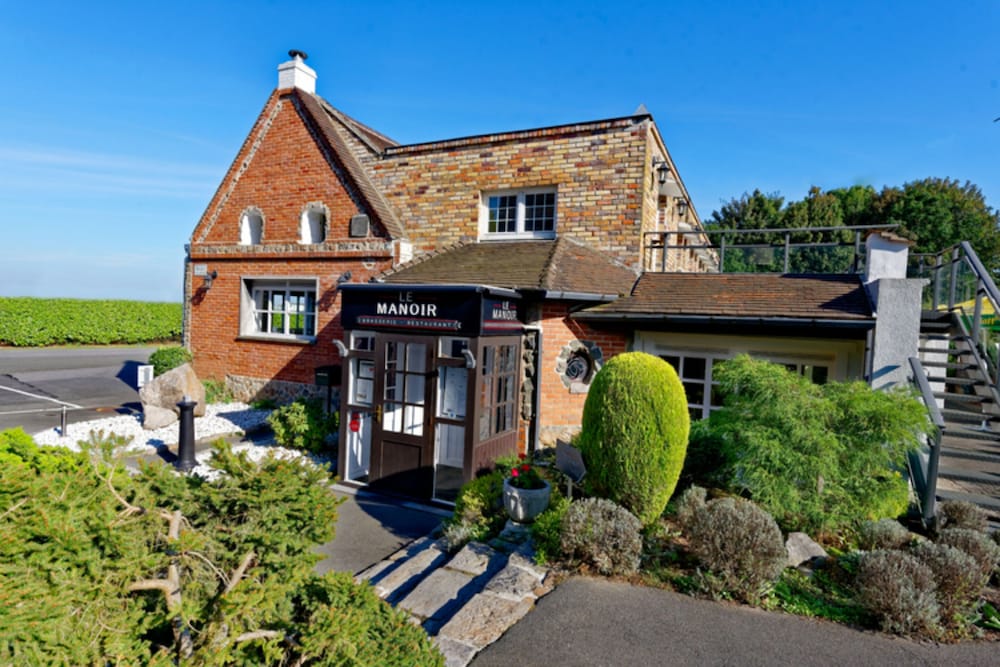 Le Manoir 1