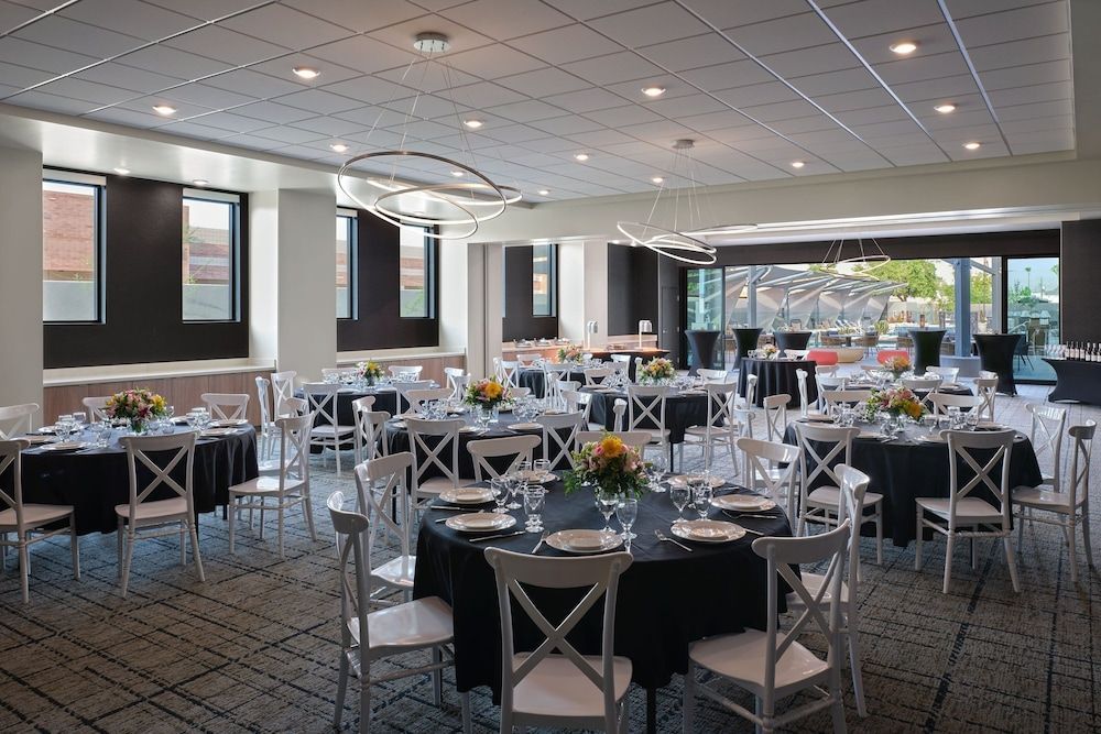 Fairfield Inn & Suites by Marriott Tempe 2