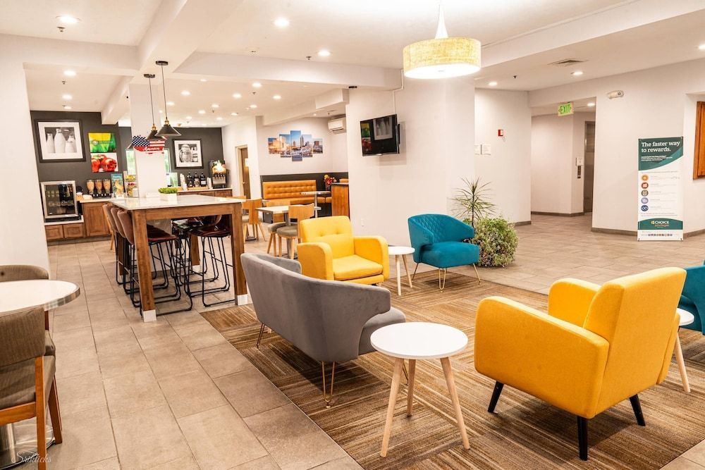 Quality Inn & Suites Oakwood Village - Cleveland South 2