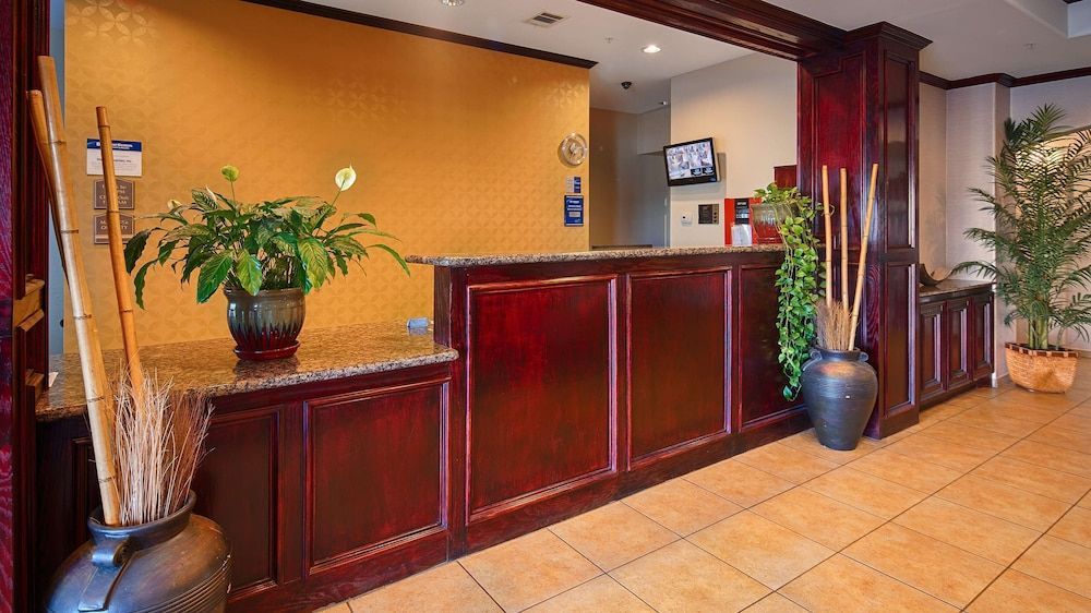 Best Western Lockhart Hotel & Suites 2