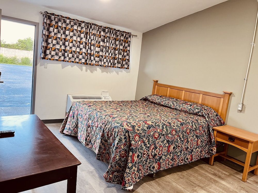 The Express Inn 2