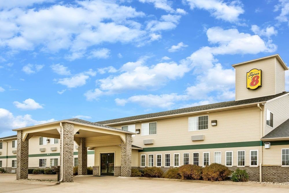 Super 8 by Wyndham Neillsville WI 1