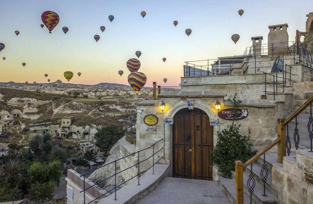 Fairyland Cave Hotel 1