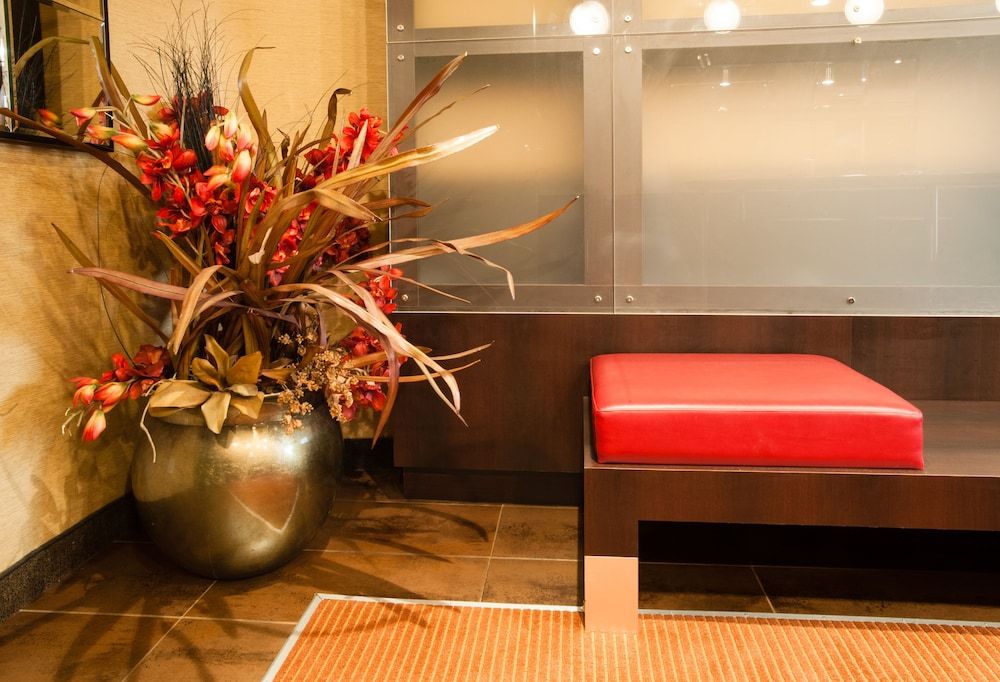 Le Chabrol Hotel & Suites 2