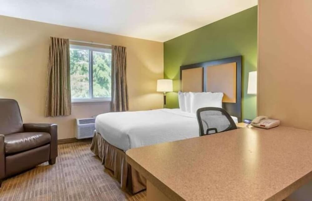 Suburban Studios Cary – RDU Airport 1