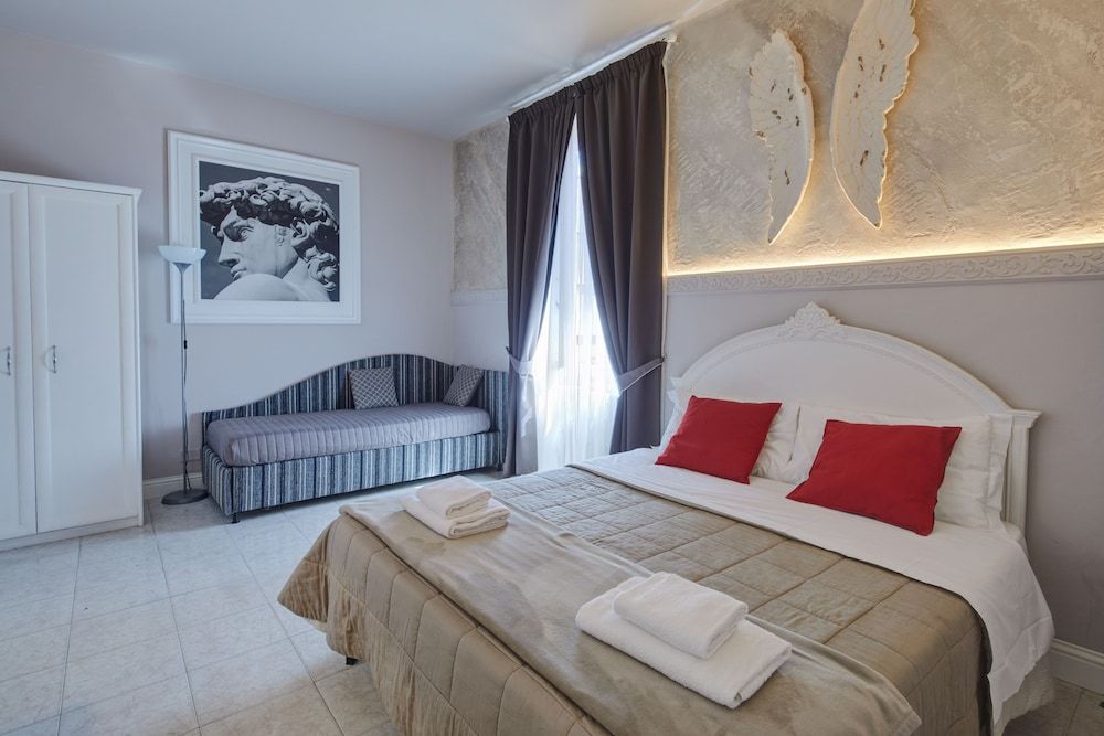 Leone X Guest House 1
