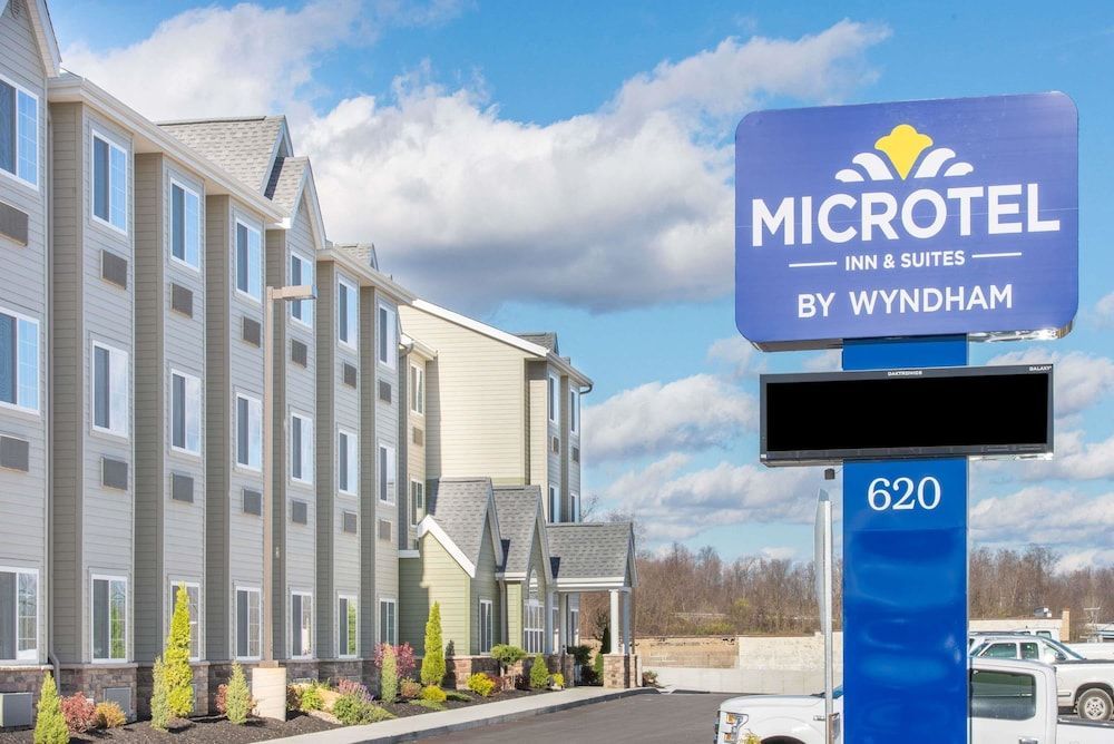 Microtel Inn & Suites by Wyndham Cadiz 1