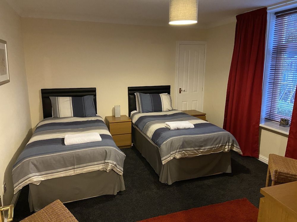 Ivy Cottage-Serviced accommodation 2