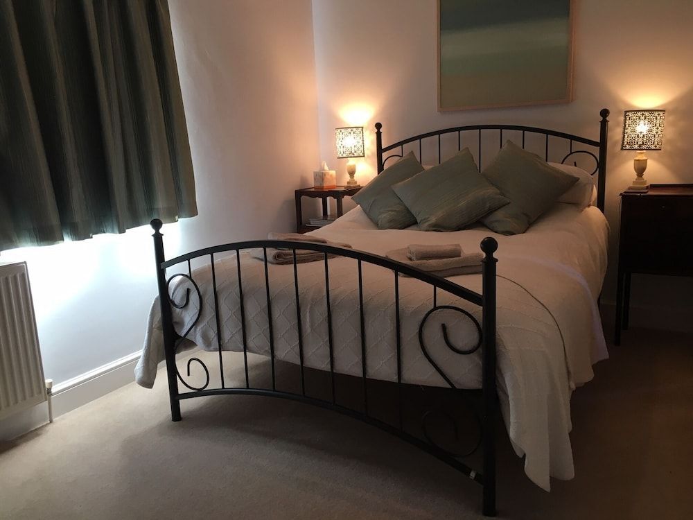 5 Charlton Mill Way B&B 1