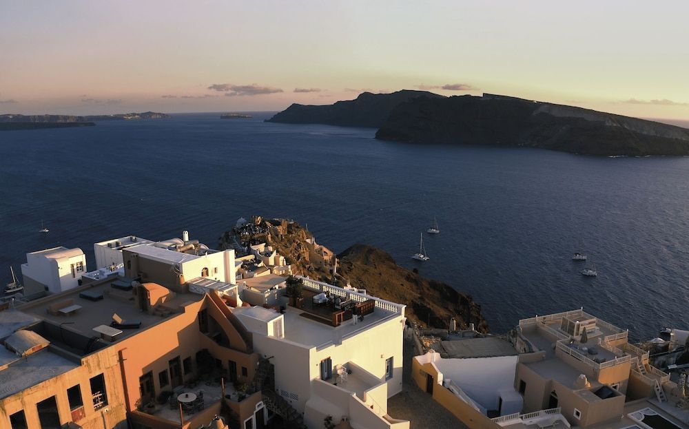 Oia Mansion 1