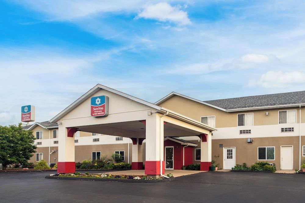SureStay Plus Hotel by Best Western Bettendorf 1