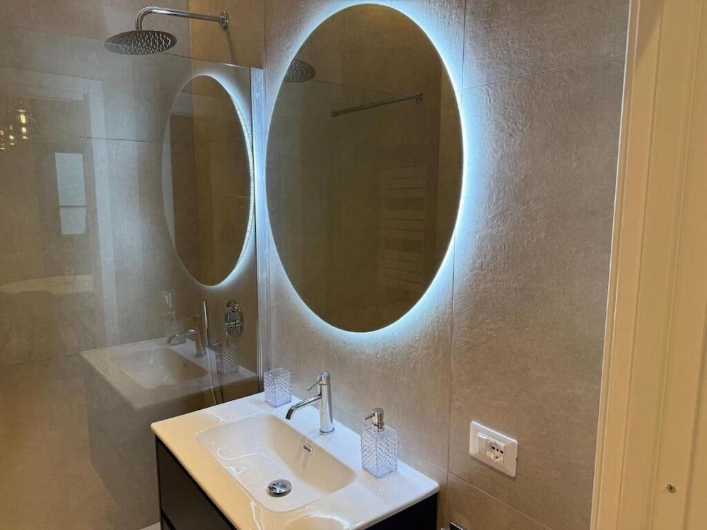 Angel Suite Chiaia 2