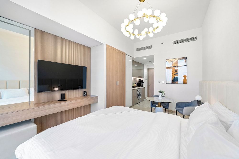 Stylish Studio with Garden Views 2