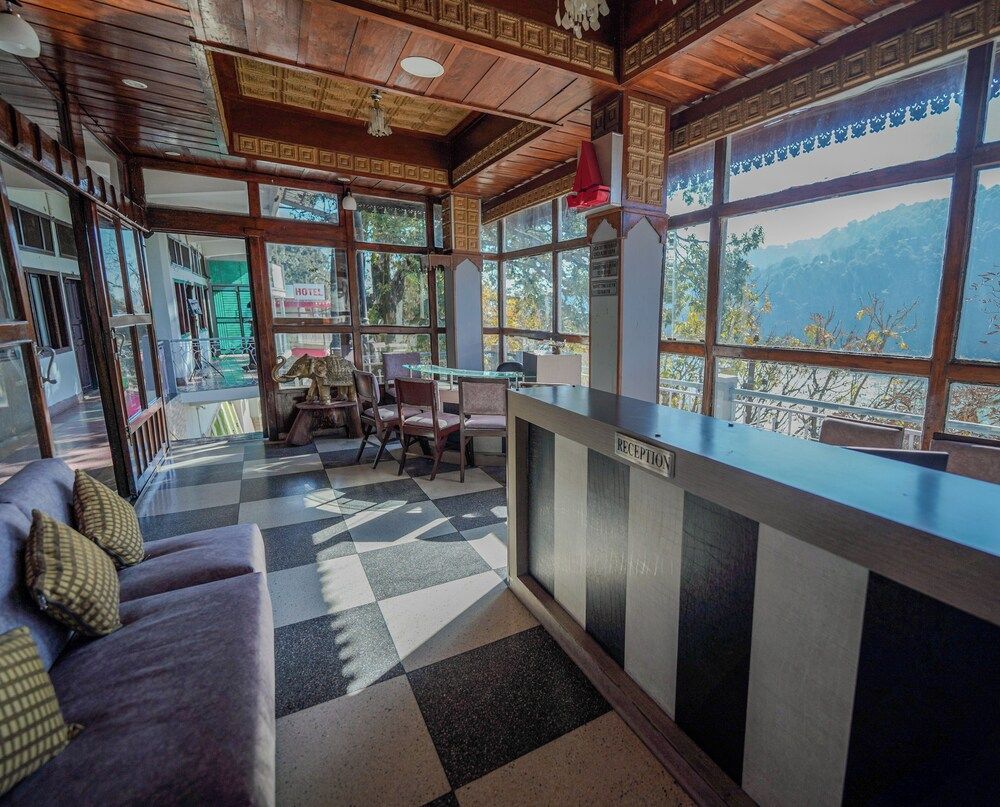 Hotel Silverton - 180 lake view 2