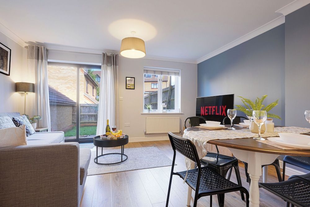 3 Bed House - Sleeps 7 - Garden - Parking - Wifi 1