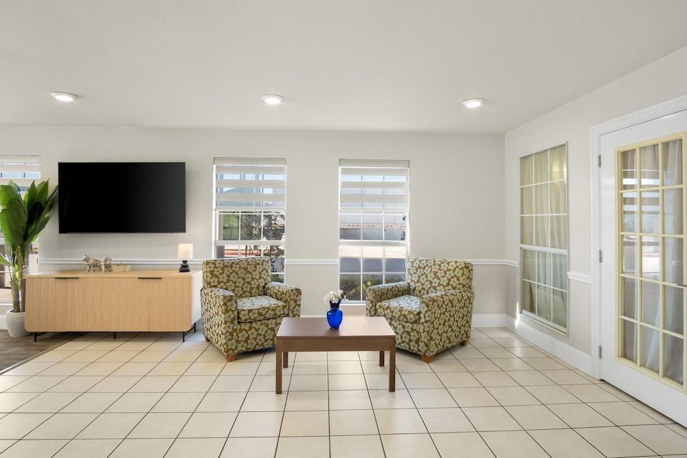 Rodeway Inn Garland Harbor Point 2