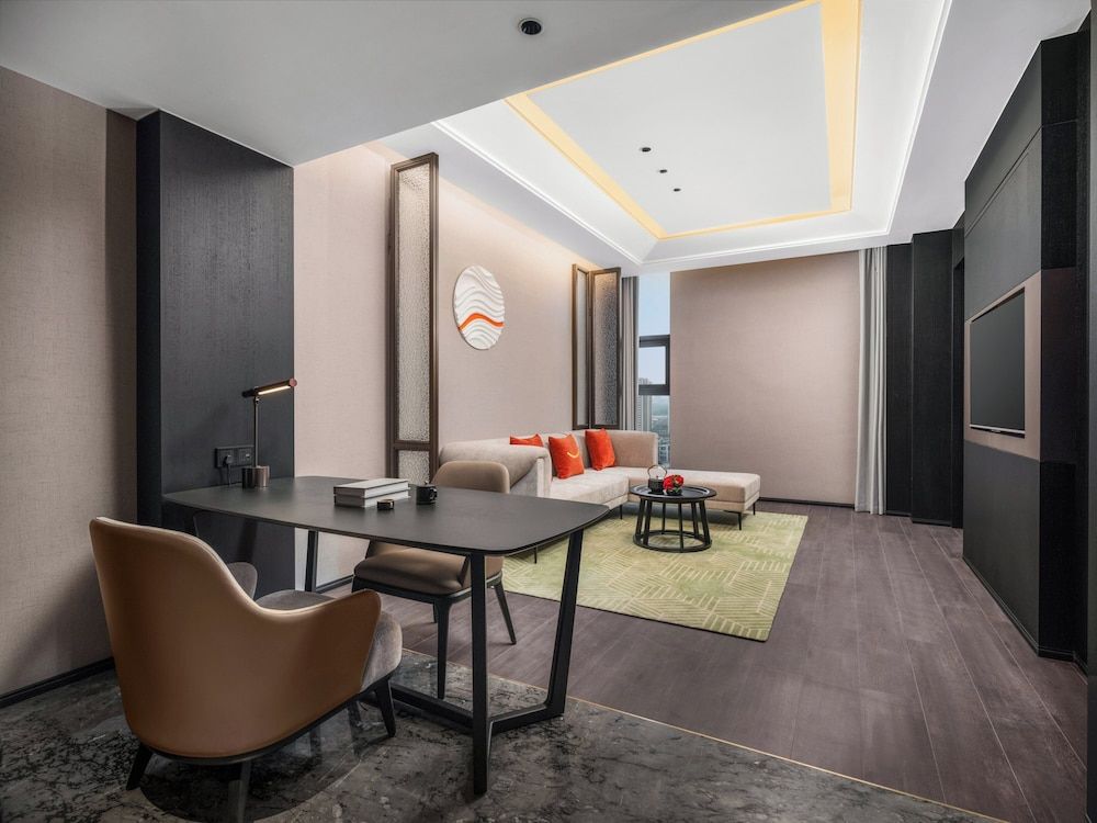 Holiday Inn Chongqing Shuangfu, an IHG Hotel 1