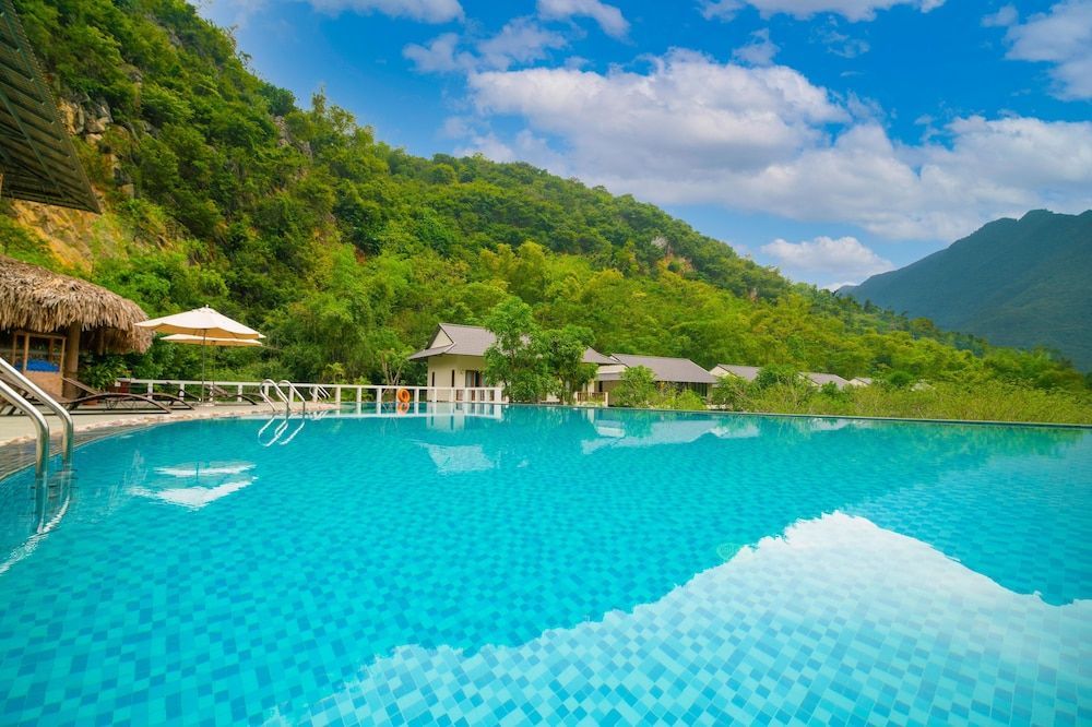 Mai Chau Mountain View Resort 1