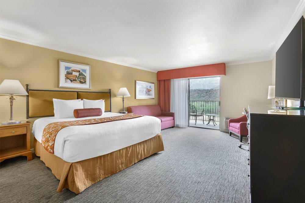 Best Western Plus Arroyo Roble Hotel & Creekside Villas 1
