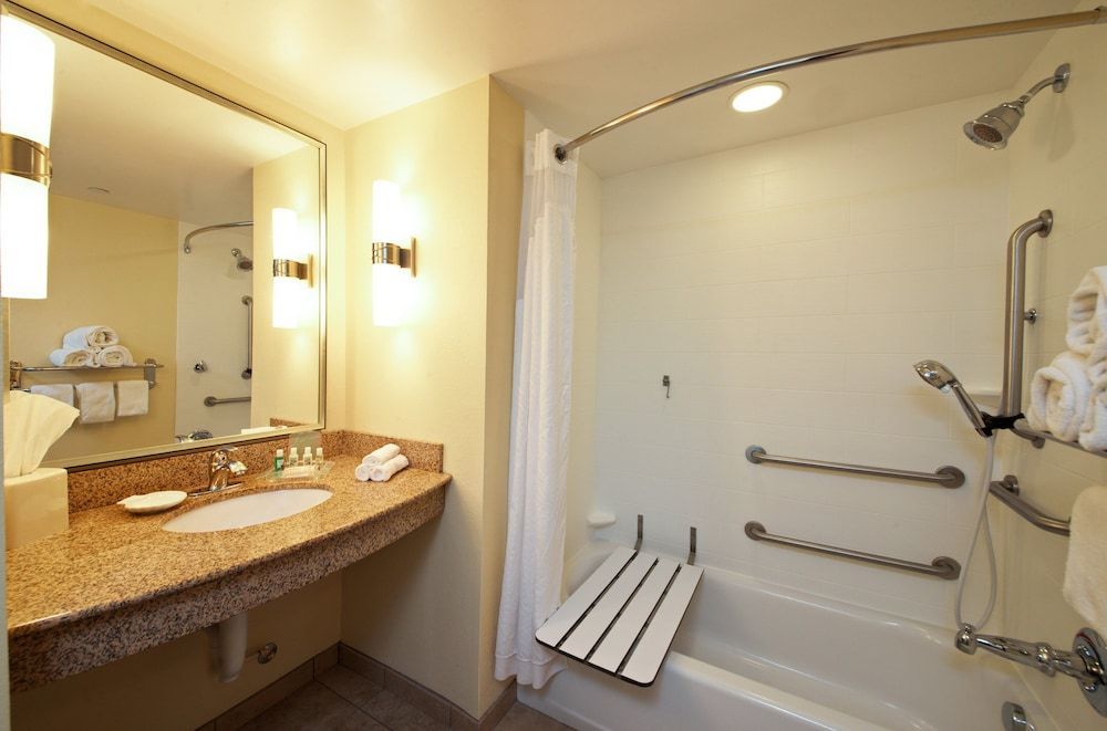 Holiday Inn TITUSVILLE - KENNEDY SPACE CTR by IHG 2