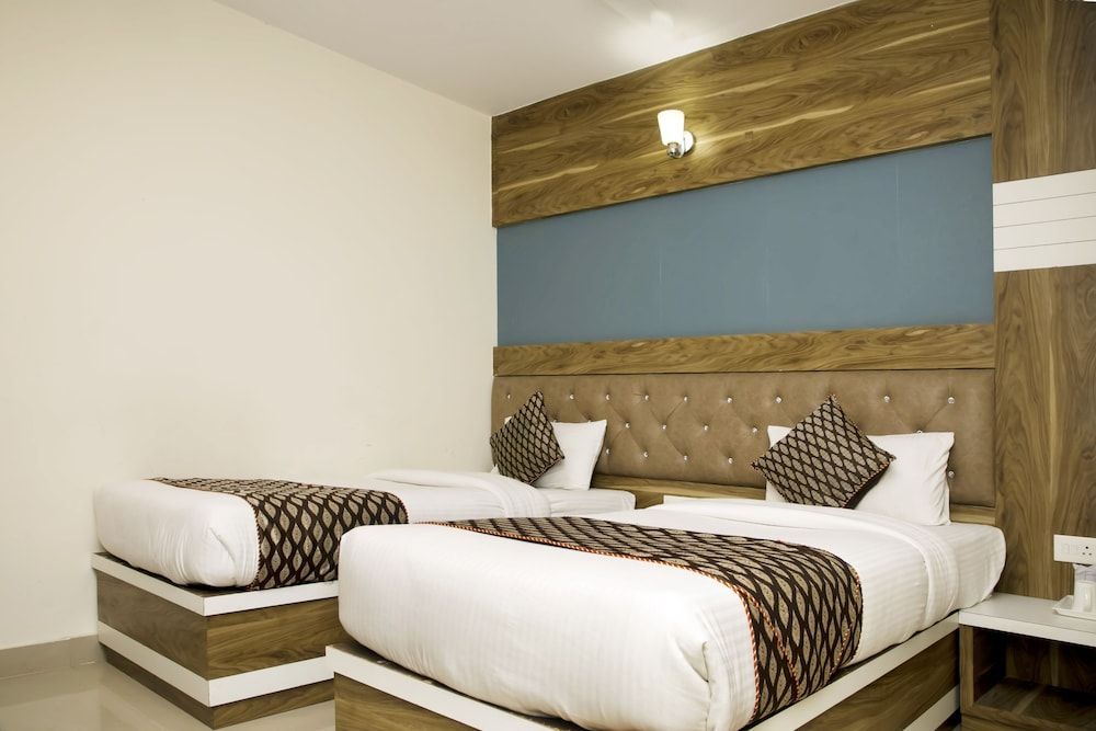 Hotel Ganges Grand - 600m from Kashi Vishwanath Temple 1