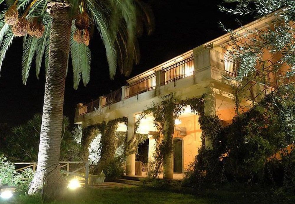 Antico Borgo Etneo Country Hotel 1