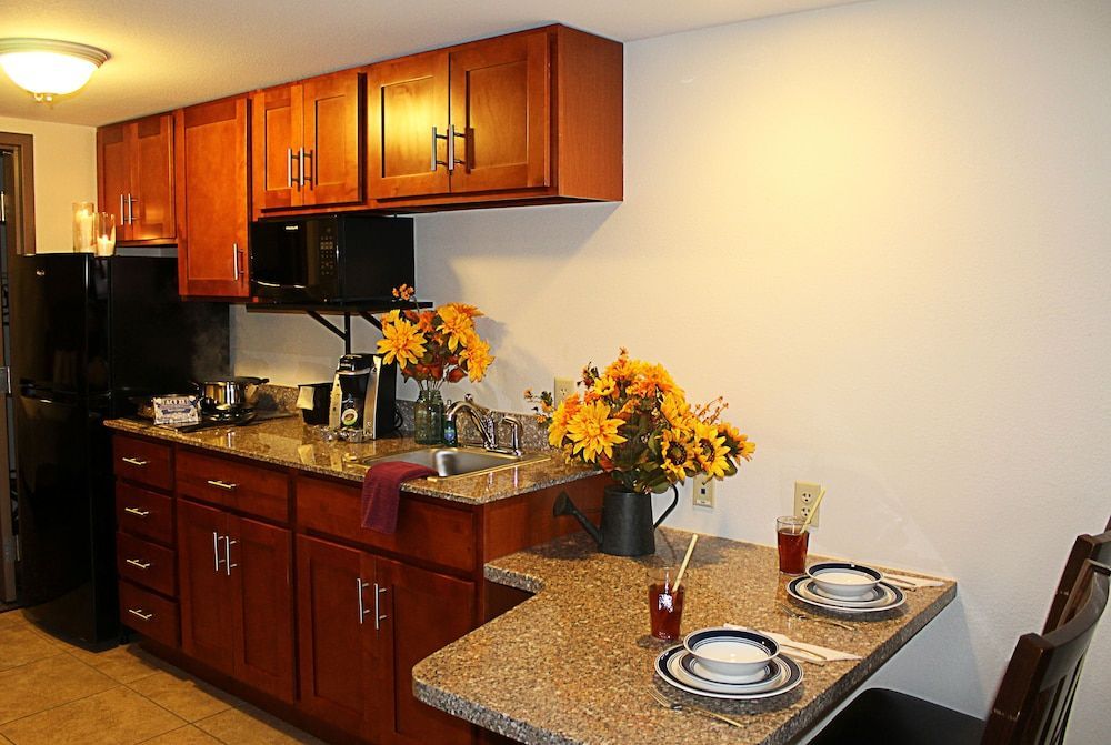 Crystal Springs Inn and Suites 1