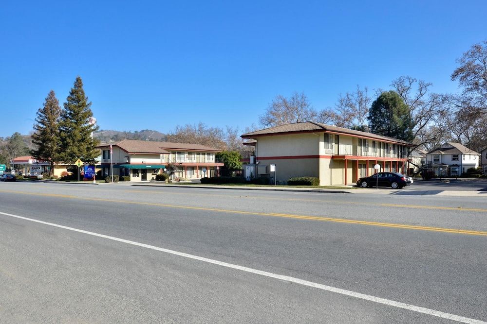 Atascadero Inn 1