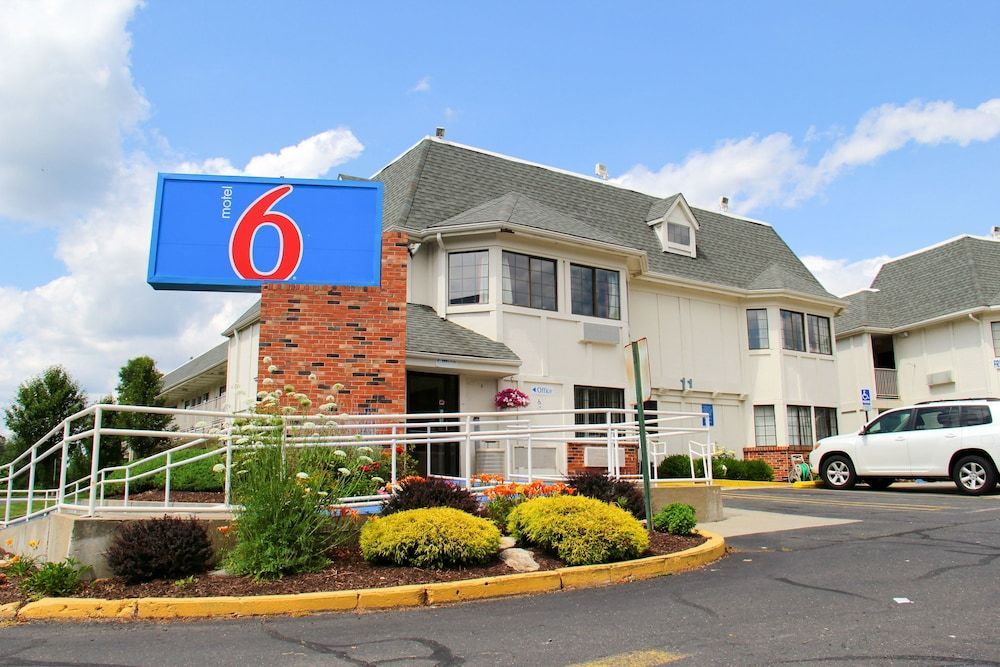 Motel 6 Enfield, CT - Hartford 1