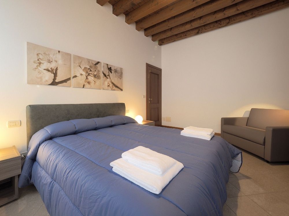 Venice Style Apartments 2