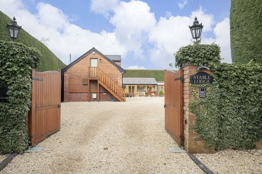 Stable Lodge - Boutique Bed & Breakfast 1