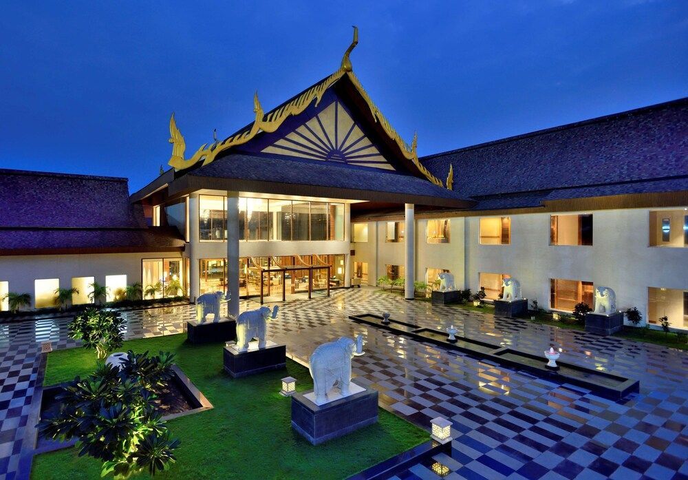 Radisson Blu Plaza Resort & Convention Centre Karjat 1