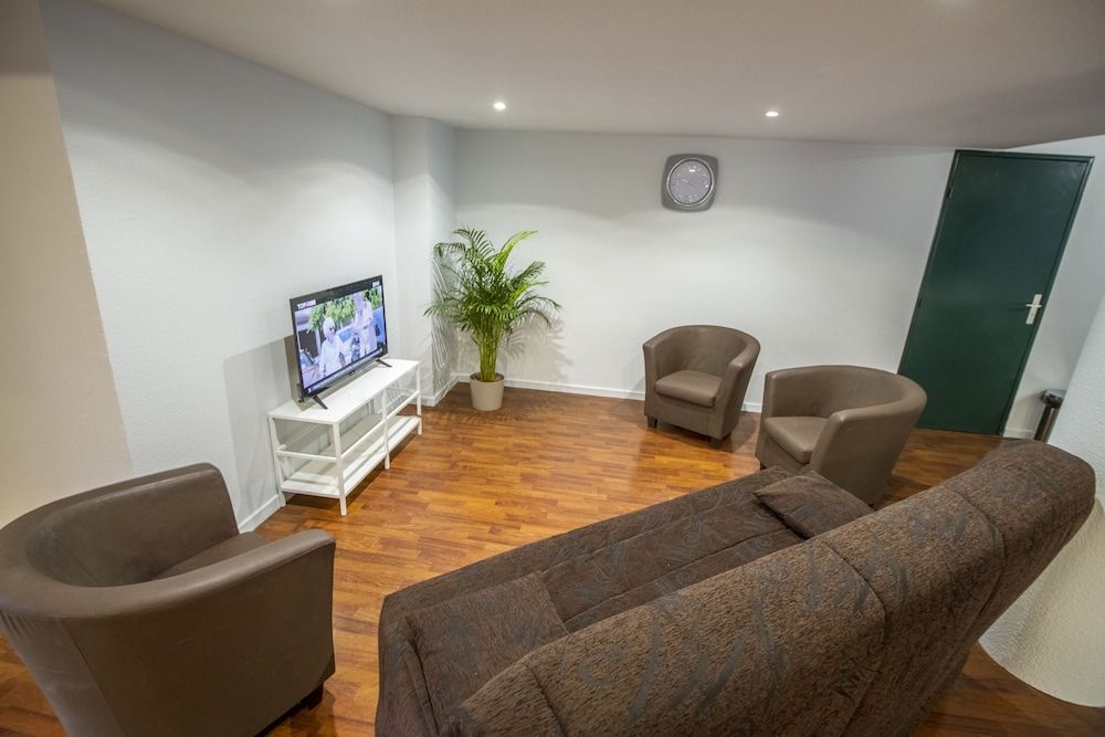 KOSY Appart'hôtel Le Champ De Mars Reims 2