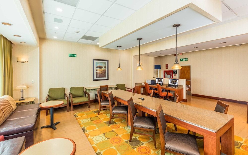 Hampton Inn by Hilton Queretaro Tecnologico 2