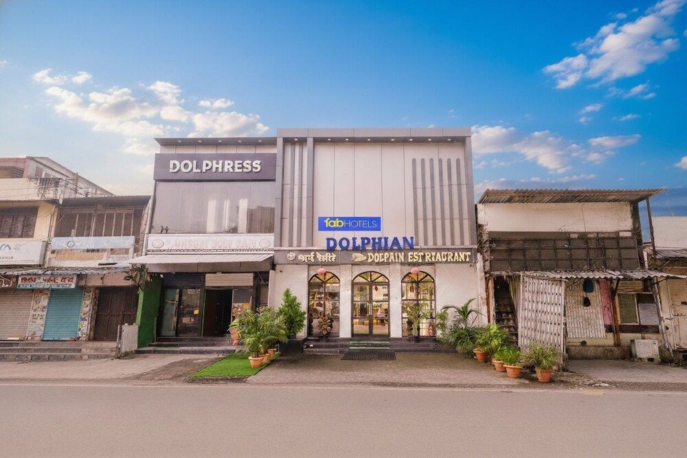 Fabhotel Dolphin Residency 1