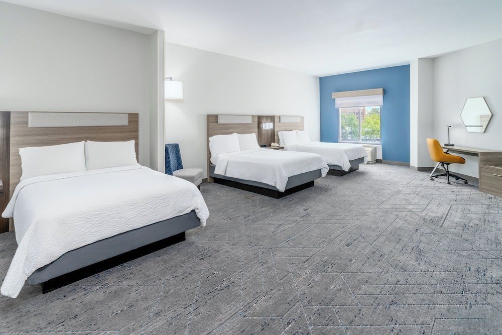 Holiday Inn Express & Suites DENVER NORTH - THORNTON by IHG 1