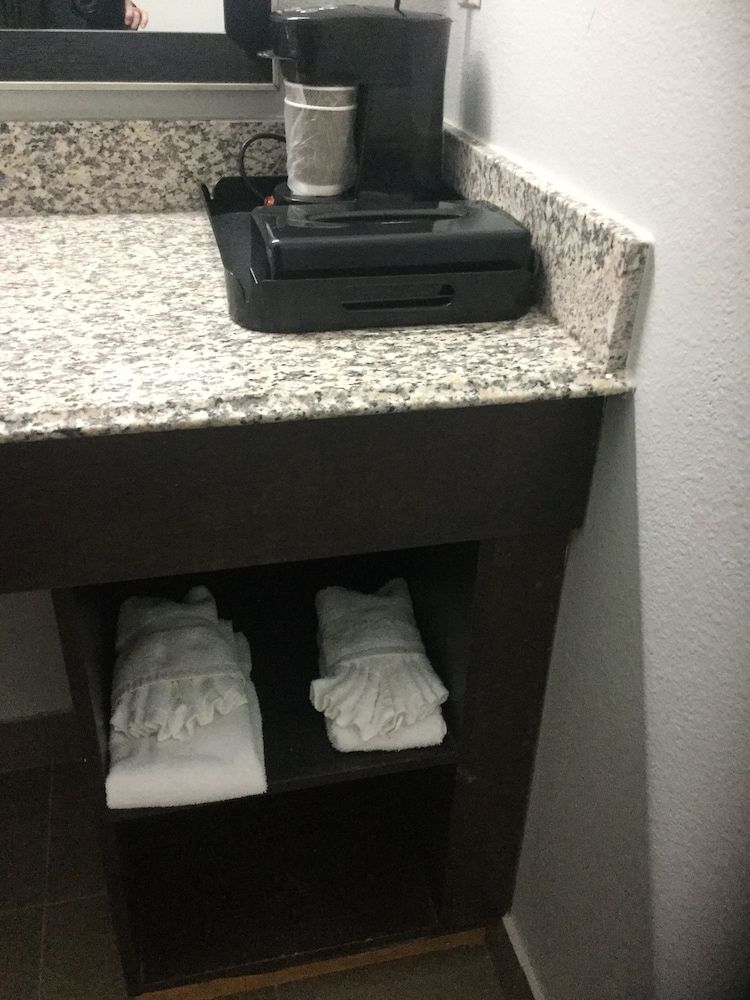 Muskogee Inn and Suites 2