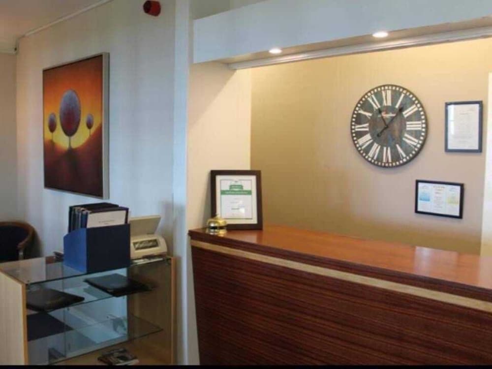 Cullen Bay Hotel 2