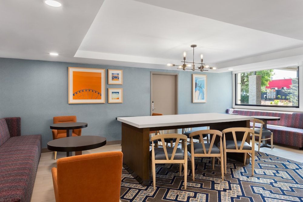 Holiday Inn Express ATLANTA AIRPORT - NORTH by IHG 2