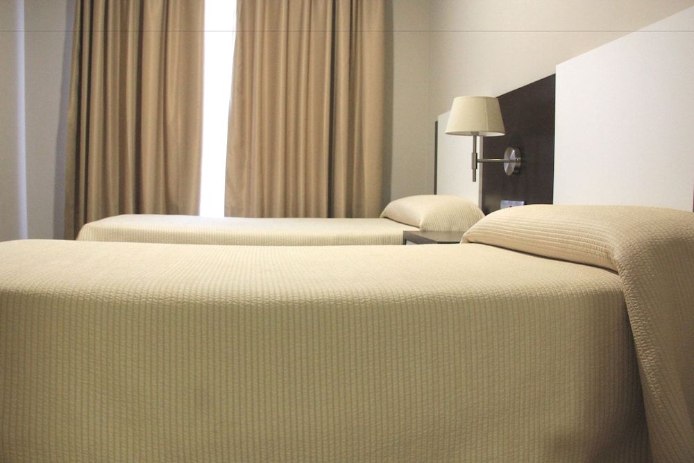 Apartahotel & Spa Jacetania 2