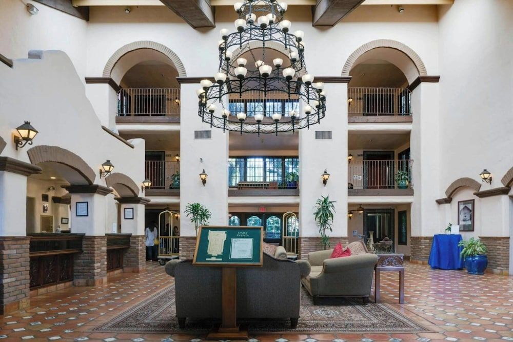 The Buena Park Grand Hotel & Suites 1