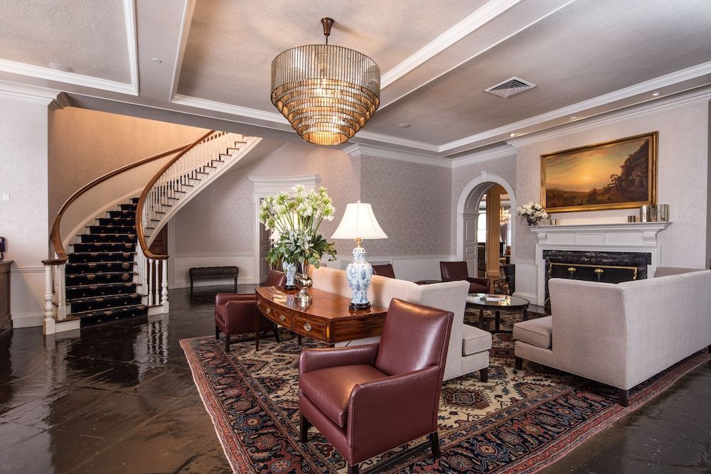 The Tidewater Inn 2