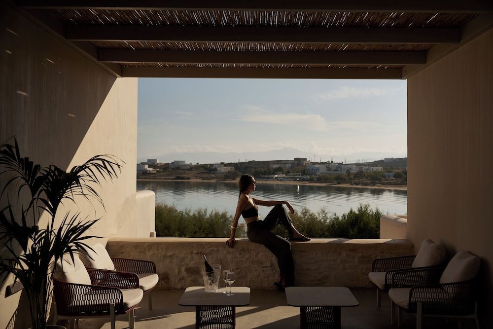 Salt Suites Paros 1