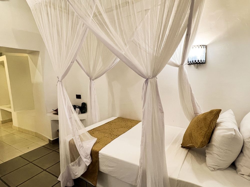 Emerald Palm Courtyard Hotel 2